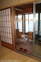 Medium_1階客室　吐き出し窓から浴室へimg_2597